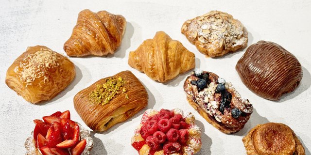 Croissants & Sweets Bundle