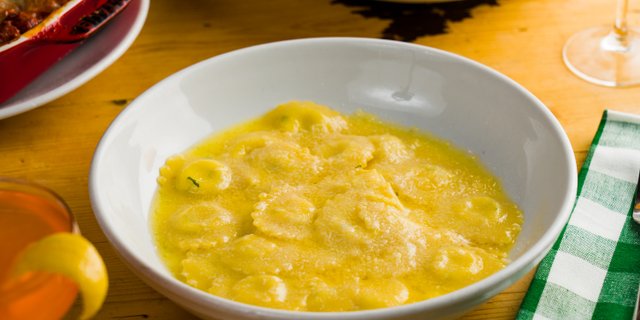Ravioli w/ Butter Sauce