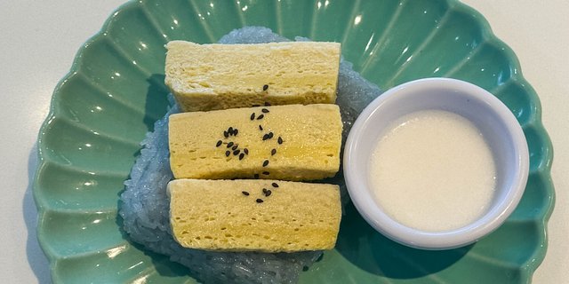 Custard w/ Sticky Rice