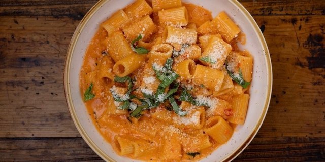 Rigatoni Vodka Pasta Tray