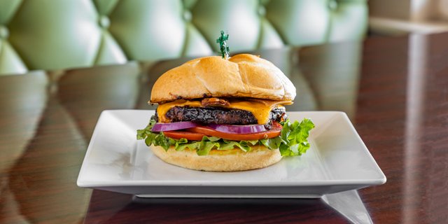 Classic Bacon Cheeseburger