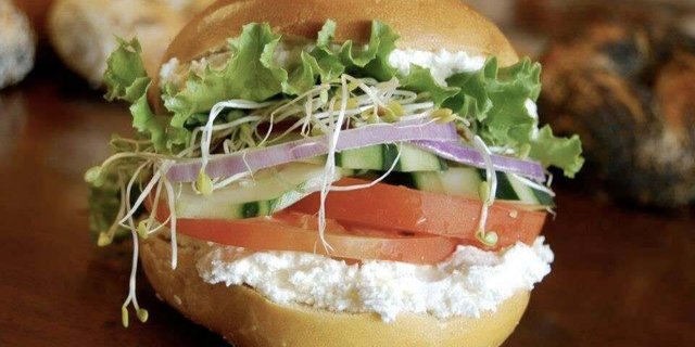 Veggie Bagel-Wich