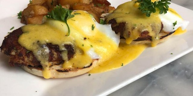 Crab Benedict