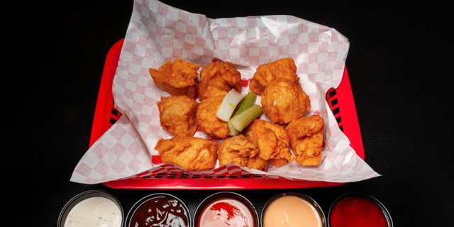 Medium Boneless Wings Platter