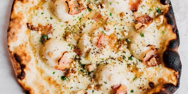 Gluten-Free Paulie Walnuts Pizza