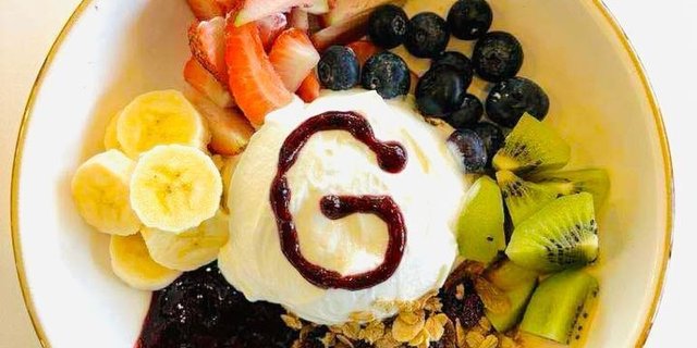 Yogurt & Mixed Fruit