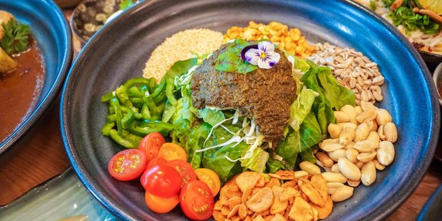 Tea Leaf Salad