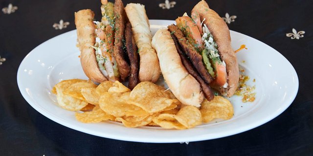 Hot Sausage Po’Boy