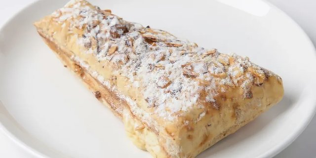 Breakfast Almond Jésuites