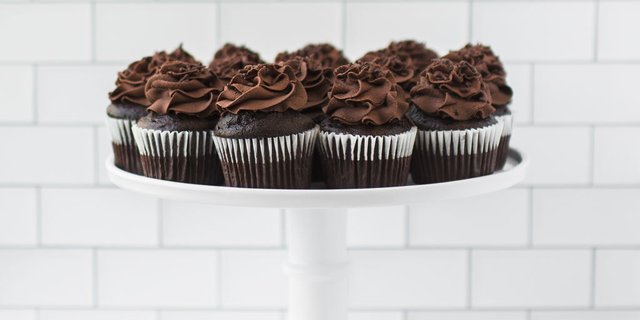 Vegan & Gluten-Free Vanilla Double Chocolate Cupcakes