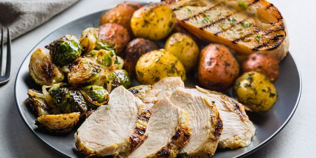 Grilled Cage-Free Chicken Plate