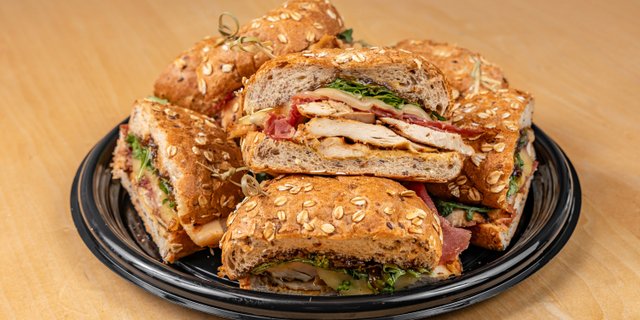 Small Sandwich + Wrap Tray