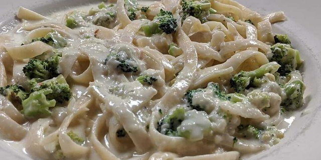 Pasta Broccoli Alfredo