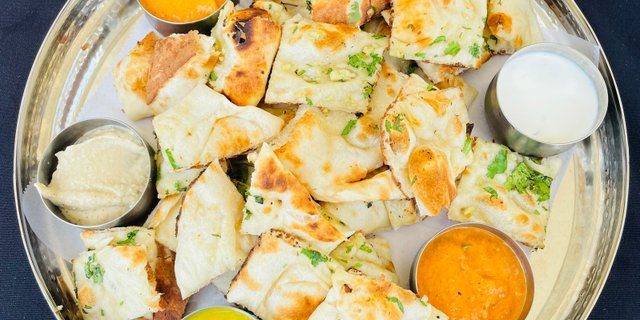 Palette Naan Platter