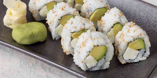 Avocado & Cream Cheese Roll