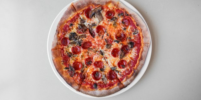 Americo Cauliflower-Crust Pizza