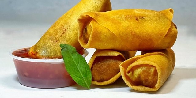 Veggie Spring Rolls (4pc)