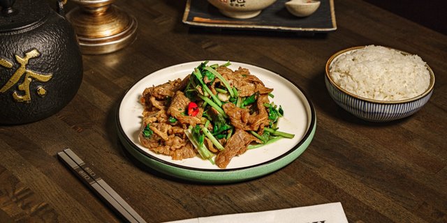 Stir Fried Fatty Beef w/ Cilantro