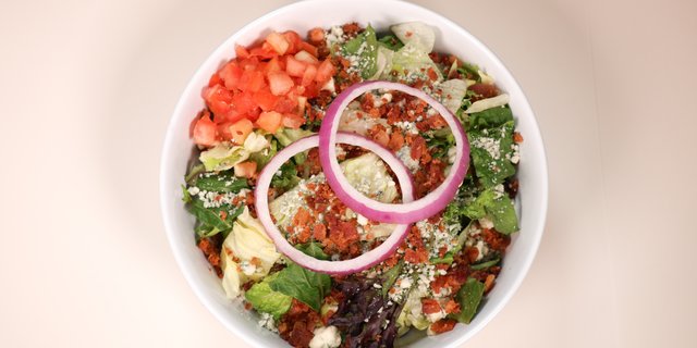 Red, Bacon & Blue Salad