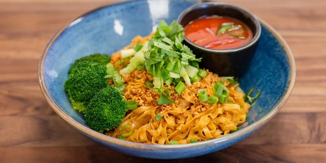 Burmese Garlic Noodle