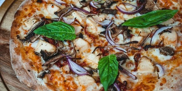 10" Gluten-Free Portobello Mushroom Pizza
