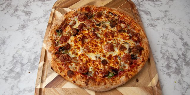 Supremo Pizza