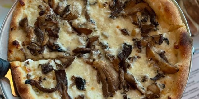 Mushroom Pizza