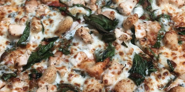 Chicken Marinato Pizza
