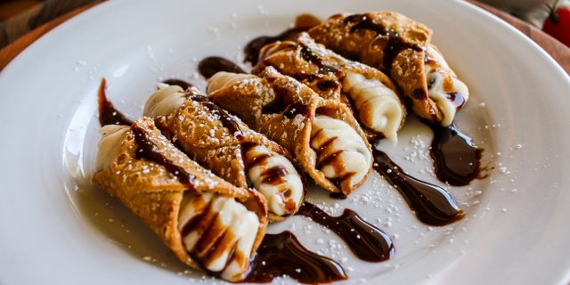 Dozen Mini Cannolis