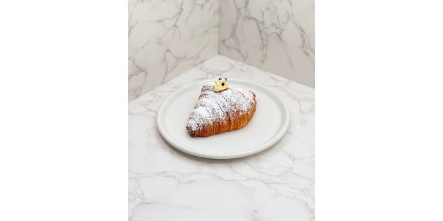 Chantilly Mini Croissants