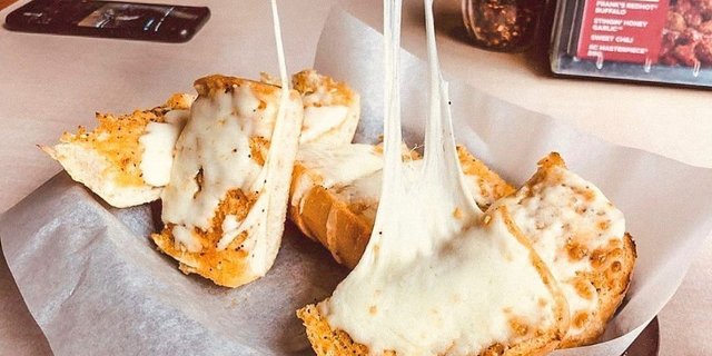 Garlic Bread w/ Cheese
