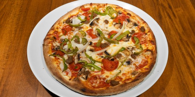 New York-Style Superano Pizza