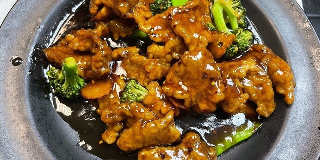 Spicy Orange Beef Luncheon Special