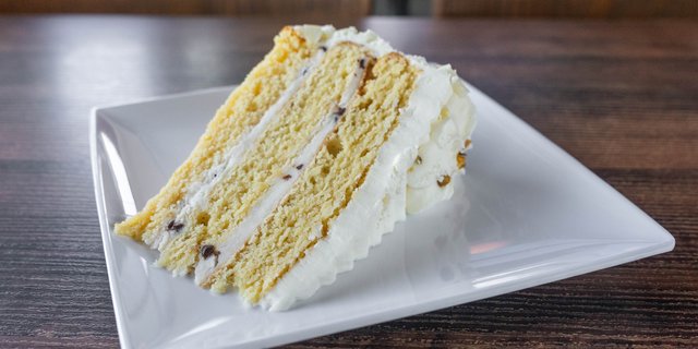 Pistachio Rum Cannoli Cake