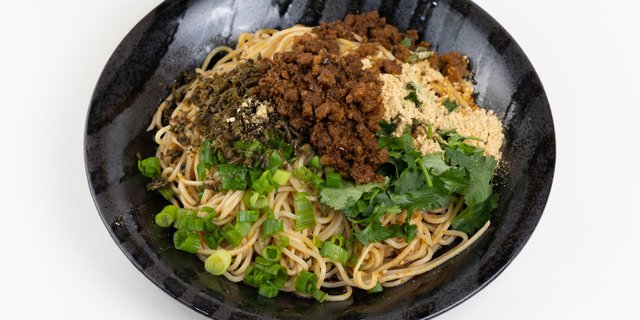 Spicy Beef Burning Dry Noodles