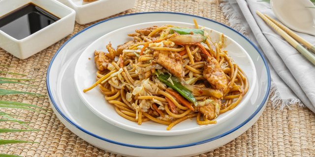 Chicken Lo Mein