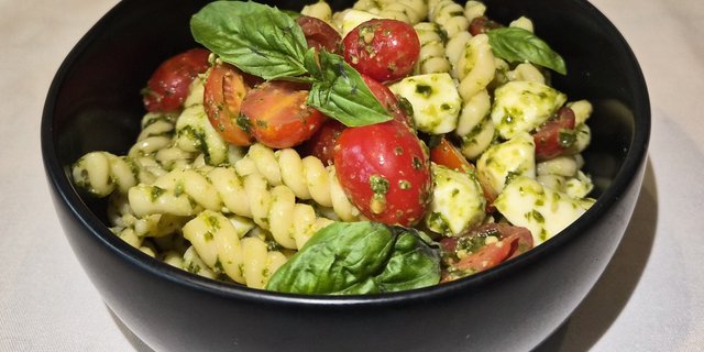 Pesto Pasta Salad