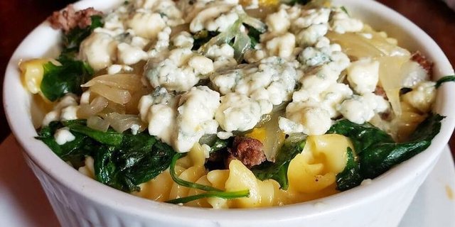 Melody Burger Mac & Cheese