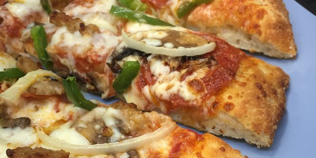 Deluxe Pizza