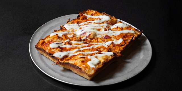Gluten-Free The Buffalo Chicken Pizza