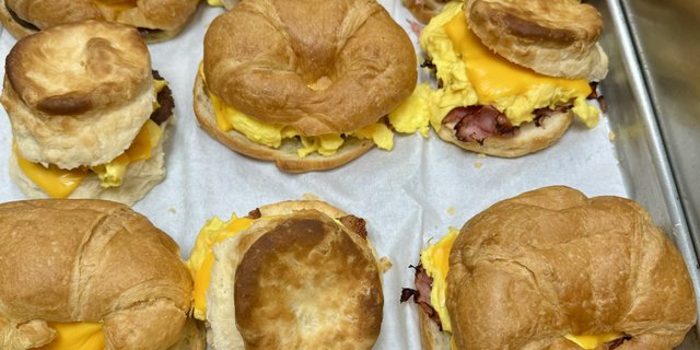 Biscuit / Croissant Breakfast Box