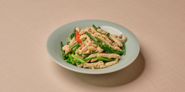 Stir Fried Chicken w/ Chive Flower