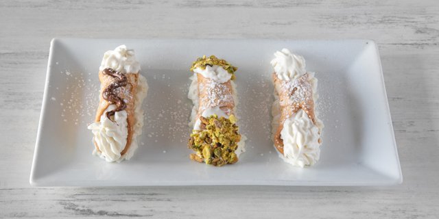 Cannolis