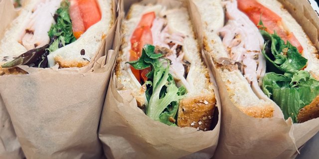 Turkey Sandwich Large Platter (10 Sandwiches Cut In Half)
