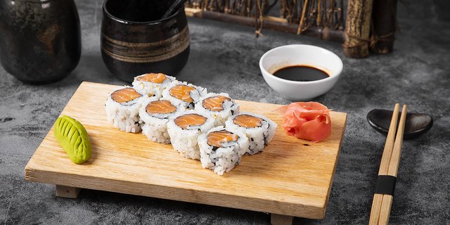Salmon Roll