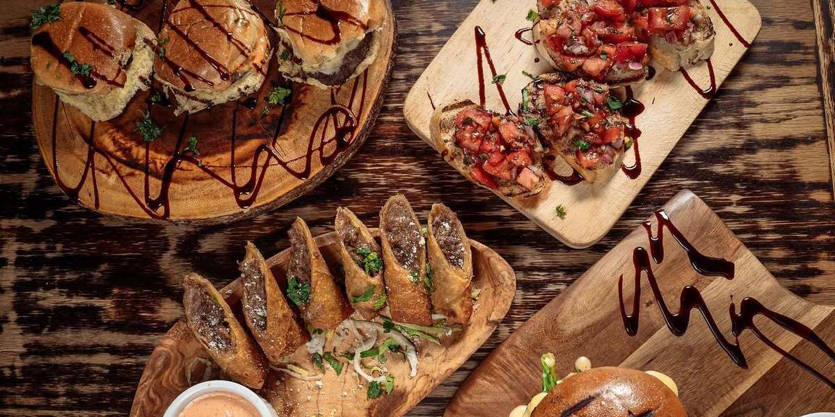 Top Tomato Bar & Pizza