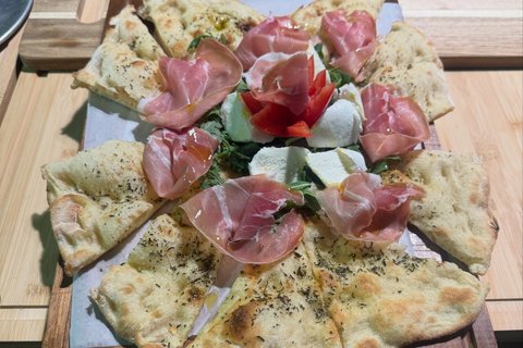 Focaccia Buffalo E Prosciutto Crudo