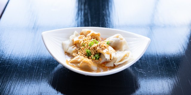 Spicy Wontons & Hot Chili Oil