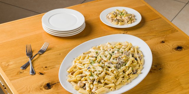 Rigatoni alla Norcina con Pollo