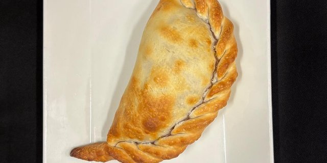Caminito Knight-Cut Beef Empanada